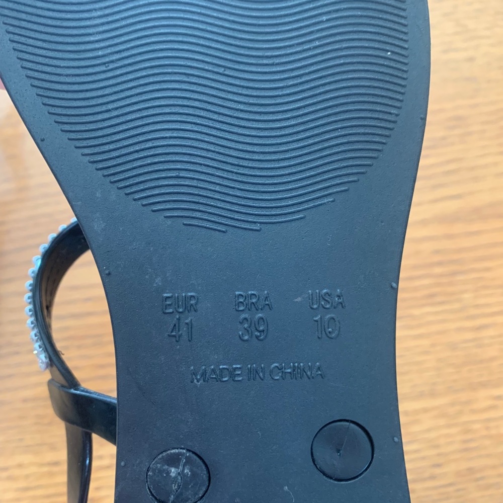 Sandals - Picture 2 of 2
